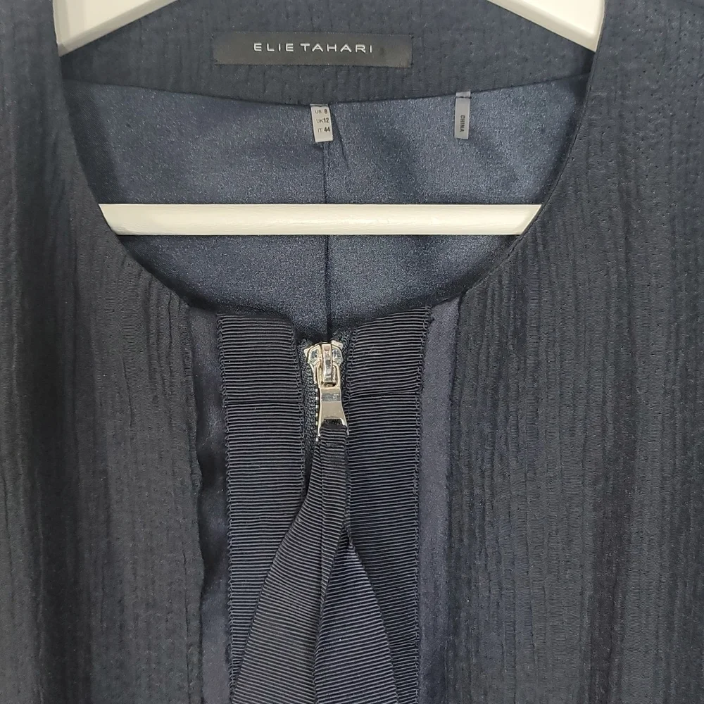 Elie Tahari Navy zippered front mixed media jacket with chain hem - Picture 2 of 8
